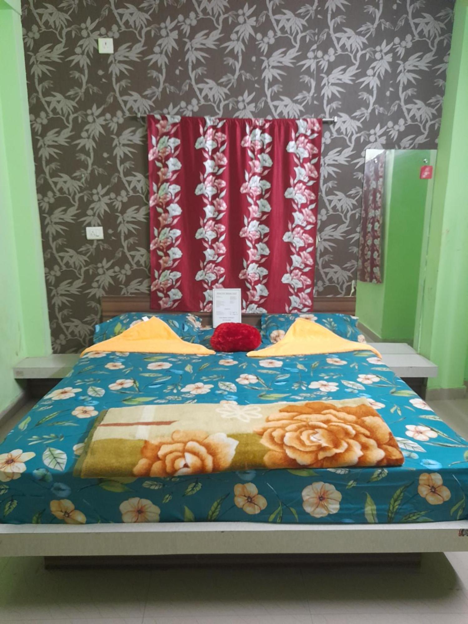 Hotel Tirupati Puri Ngoại thất bức ảnh